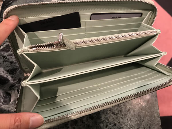 プラダ スーパーコピー 財布 ウサギが ラビットプリントバイカラーフラップウォレット PRADA86
