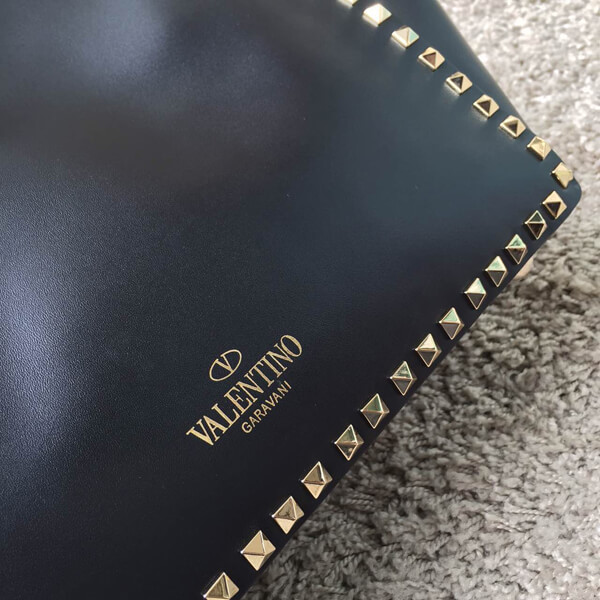 15AW V230 ヴァレンティノ ヴァレンティノスーパーコピー "Rockstud" tube small trapeze tote IW9B1399NWB