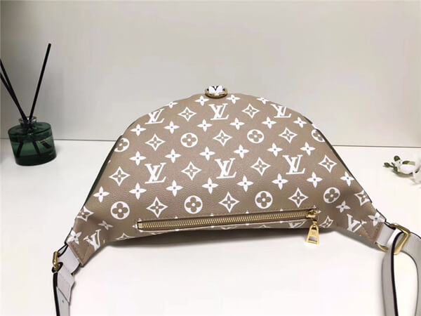 入手困難品!ルイヴィトン バムバッグ ボディバッグ 偽物 M44611 カーキ