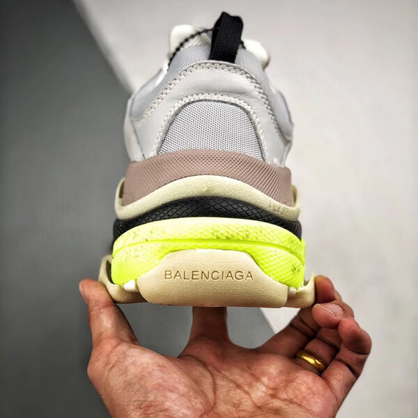 バレンシアガ Triple S スニーカー "グレー&蛍光" 41621W09O2