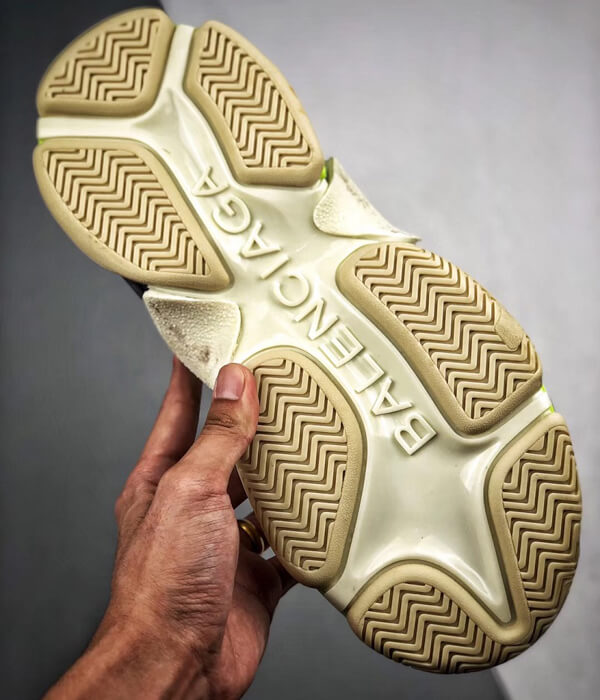 バレンシアガ Triple S スニーカー "グレー&蛍光" 41621W09O2