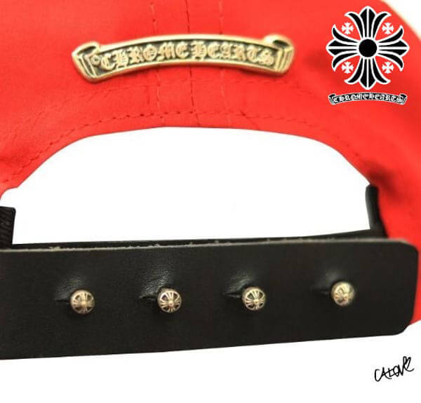 CHROME HEARTS クロムハーツ キャップ コーデ コピー 高級シルクキャップ ダガー刺繍 レッド