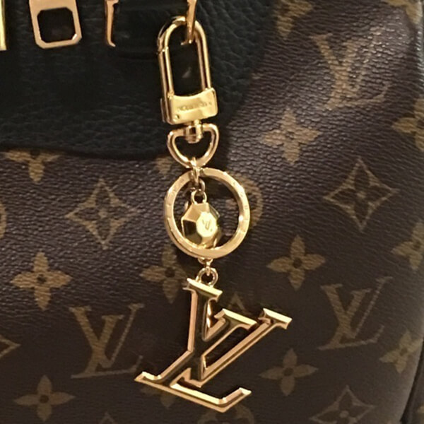 ギフト最適です♪◆ルイヴィトン スーパーコピー◆ポルト クレ・LV ファセット チャーム M65216★すぐ届く!
