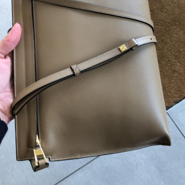 ロエベ クラッチバッグ コピー T Pouch Bag 送料込み!126.57.R77