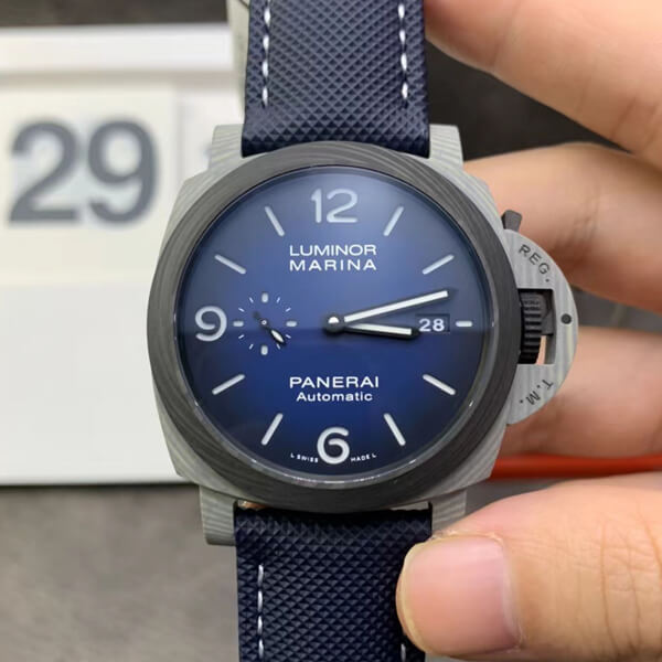2020年 パネライ新作 ルミノール マリーナ ファイバーテック™ 44mm PAM01663