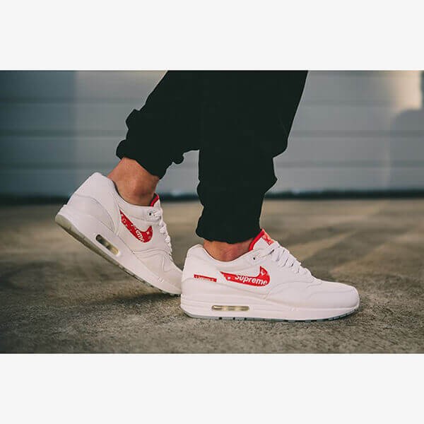 シュプリーム ルイヴィトン ナイキ エアマックス 1 偽物AIR MAX 1 カスタムが海外で話題に!