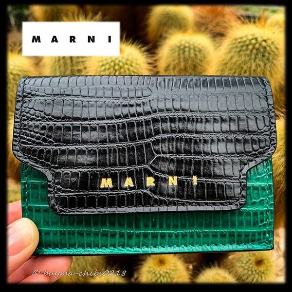 希少!! マルニ 三つ折り ミニ財布 パイソン 偽物 【追跡付】