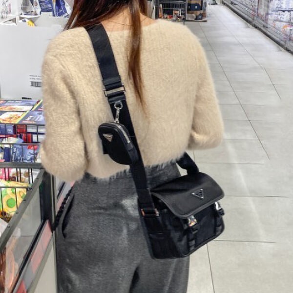 ★送料関税込★プラダ ポーチ付ショルダーバッグコピーN級品 3色