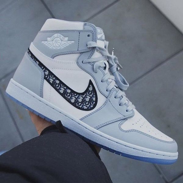 人気話題コラボ★ディオール ジョーダン コピー ディオール x ナイキx Jordan 1 Retro High OG スニーカー 偽物 激レアコラボ☆CN8607002