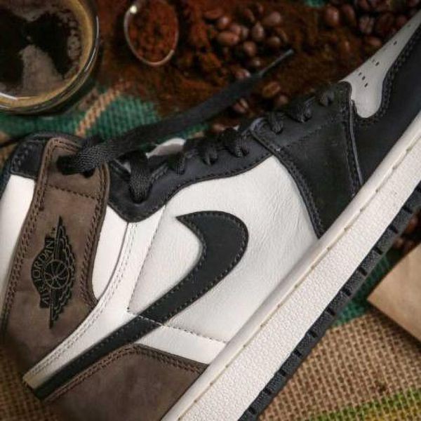 ナイキ エアジョーダン1 ダークモカ 偽物ハイ OG セイル/OG DARK MOCHA BLACK コピー555088-105
