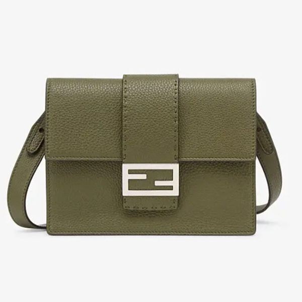 累積売上総額第1位 フェンディ ショルダーバッグ 偽物 フラット バゲット 7VA524ADYWF0GVX