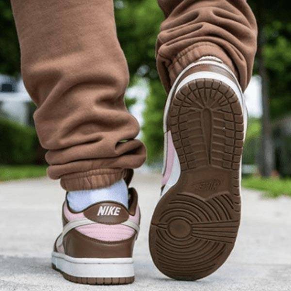 チェリーダンク 偽物ナイキ SB Stussy 偽物 Dunk Low Cherry 304292-671入手困難レアコラボダンク！