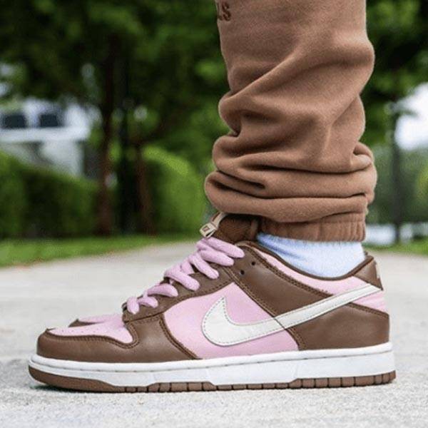 チェリーダンク 偽物ナイキ SB Stussy 偽物 Dunk Low Cherry 304292-671入手困難レアコラボダンク！