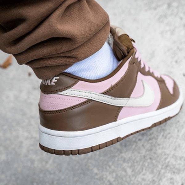 チェリーダンク 偽物ナイキ SB Stussy 偽物 Dunk Low Cherry 304292-671入手困難レアコラボダンク！