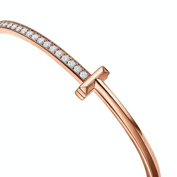 ティファニー ブレスレット 偽物 LEON掲載 T*ゴールド&ダイヤ バングル