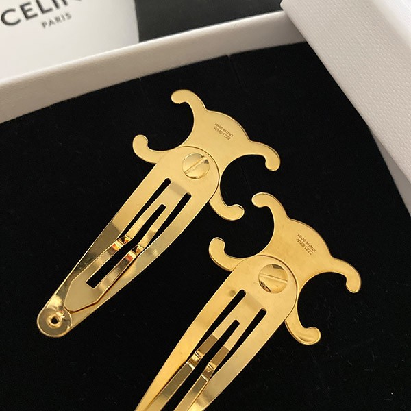 希少人気商品 セリーヌ ヘアピン 偽物 トリンオフヘアクリップピン コピー 46Z656BSL