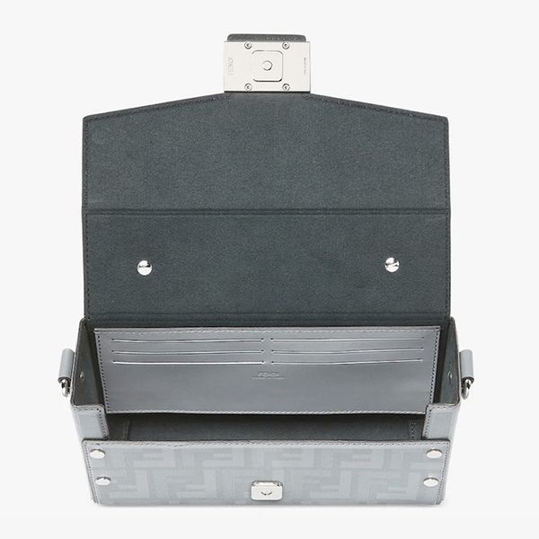 最新で絶対欲しい!フェンディ バゲット ソフトトランク レザー バッグ コピー 5色 7VA565AJF4F0GXN