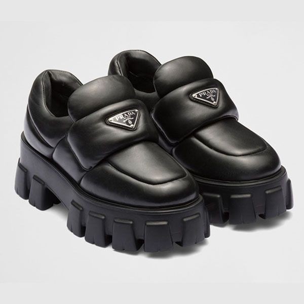 注目商品!プラダ ソフト パデッドナッパレザー ローファー 偽物 1D125N
