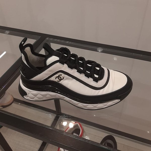 確保済み!シャネル 2023完売スニーカーコピー♪大人ピンクベージュG39982 Y56536