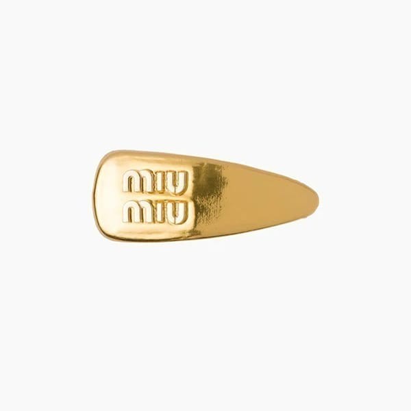 miumiu ヘアピン 偽物 パテントレザー ロゴ ミュウミュウ ヘアクリップ 偽物 全色