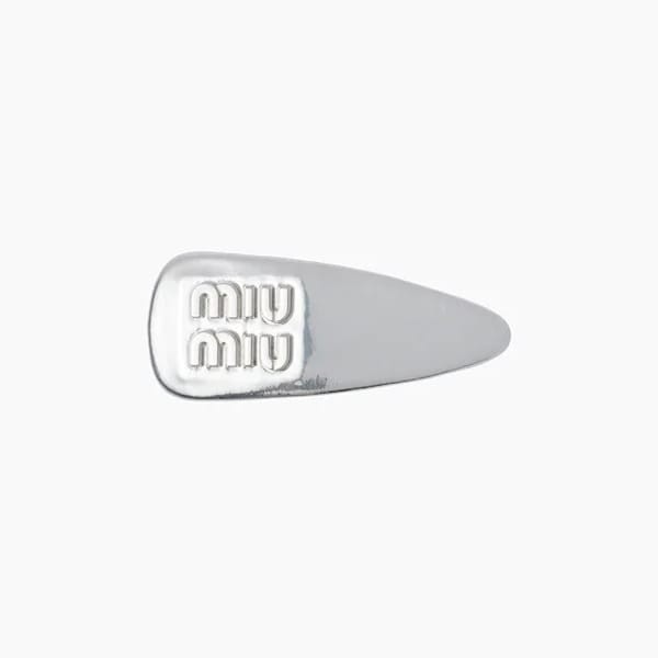 miumiu ヘアピン 偽物 パテントレザー ロゴ ミュウミュウ ヘアクリップ 偽物 全色