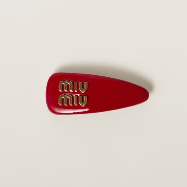 miumiu ヘアピン 偽物 パテントレザー ロゴ ミュウミュウ ヘアクリップ 偽物 全色