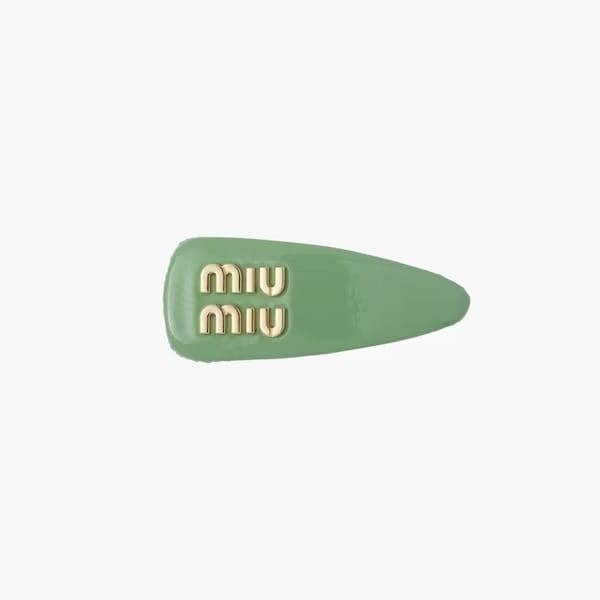 miumiu ヘアピン 偽物 パテントレザー ロゴ ミュウミュウ ヘアクリップ 偽物 全色