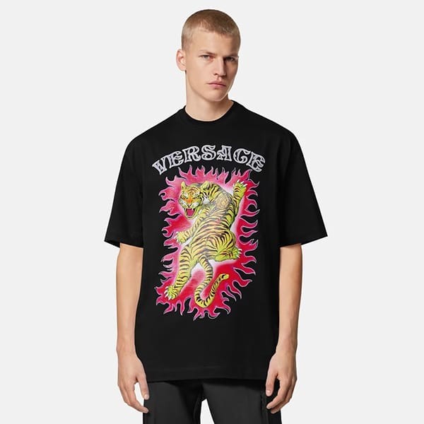 ヴェルサーチ ロアー Tシャツ 偽物 ブラック 1010235-1A07456_1B000