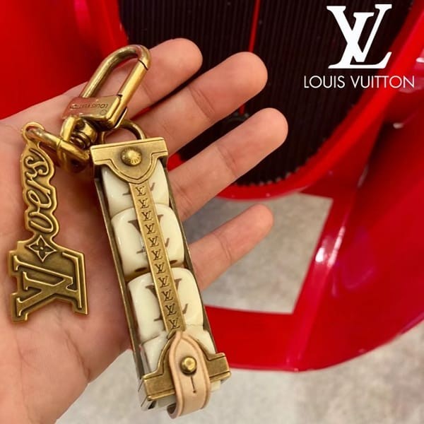 ルイヴィトン LV サイコロ 偽物 バッグチャーム&キーホルダー M01750