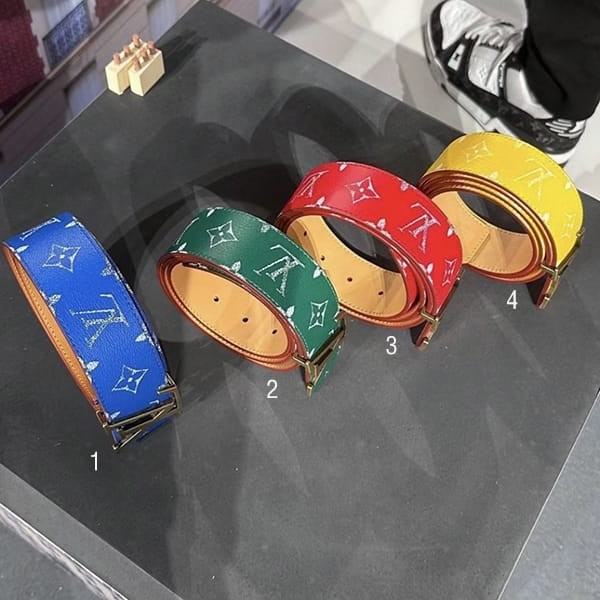 ルイヴィトン ベルト スーパーコピー LV イニシャル 40MM リバーシブル 4色 M8458V