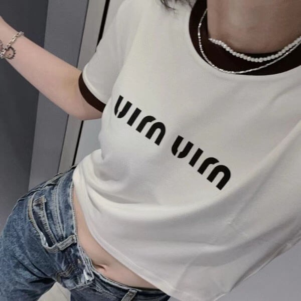 ミュウミュウ tシャツ 偽物 ロゴ クロップ T シャツ MJN427-133N-F0304