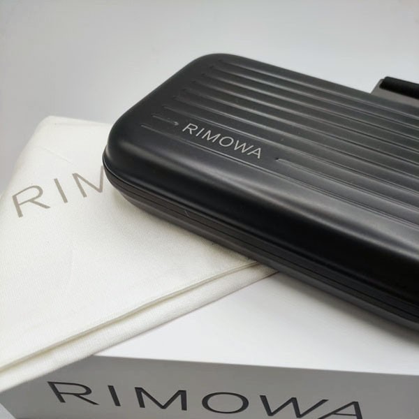 リモワ 偽物 アルミニウム製 スリングクラッチ ショルダーバッグPERSONAL Aluminium Sling Clutch