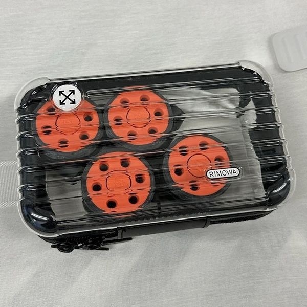 リモワ オフホワイト 偽物Limited Edition Cabin フルセットrw04067