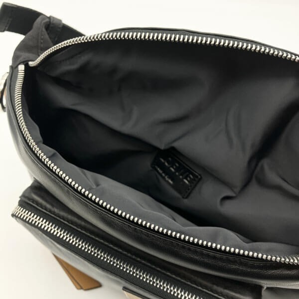 ロエベ 偽物 BUMBAG PUFFY ボディバック スーパーコピー 33573W75