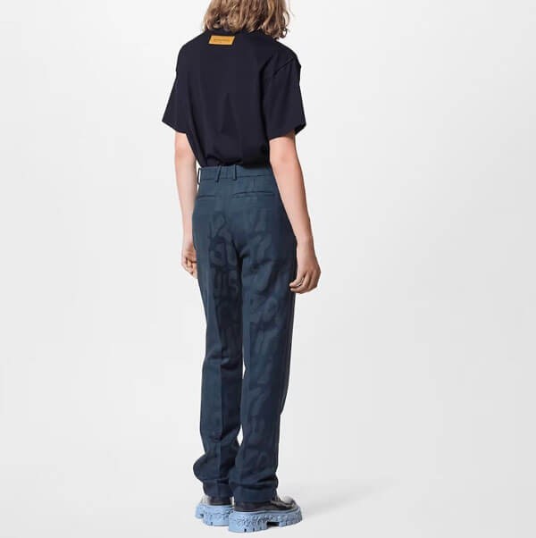 大人気 ルイヴィトン エンボス LV ロゴTシャツ ブランドシティ 偽物 1AA5E2