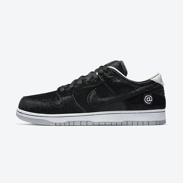 メディコムトイ×ナイキ MEDICOM TOY× SBDUNK LOW ベアブリック 偽物 スニーカー CZ5127-001