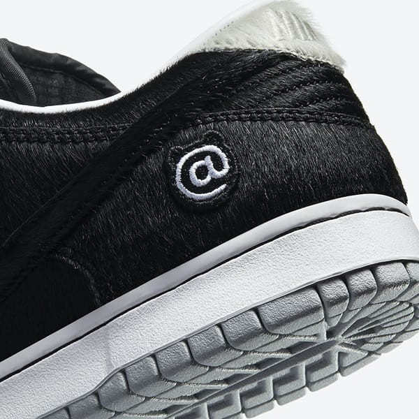 メディコムトイ×ナイキ MEDICOM TOY× SBDUNK LOW ベアブリック 偽物 スニーカー CZ5127-001