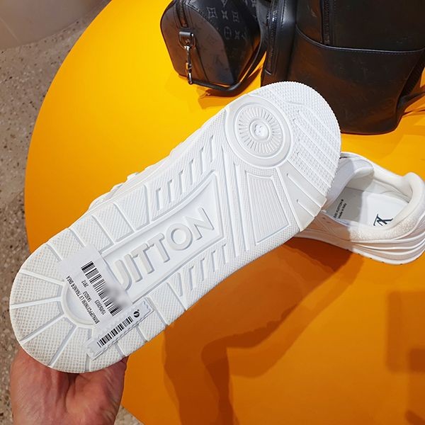 注目商品!ルイヴィトン lvトレイナー レザー スニーカー スーパーコピー 1a9g4w