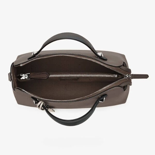 フェンディ バイ ザ ウェイ ミディアム☆FENDI☆人気 レザー ボストンバッグ 8BL146