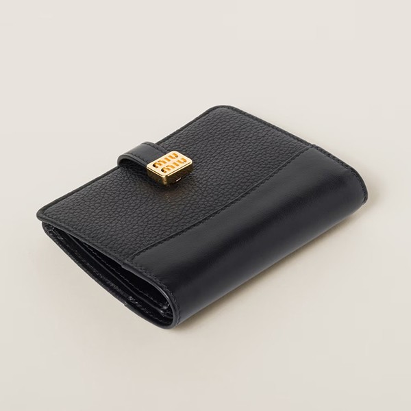 ミュウミュウ 偽物 Compact Wallet ロゴベルト 三つ折り財布 4色 miu21154