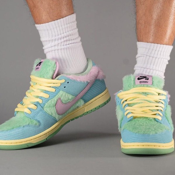 ナイキ x ヴェルディ SB Dunk Low Pro コラボ FN6040-400