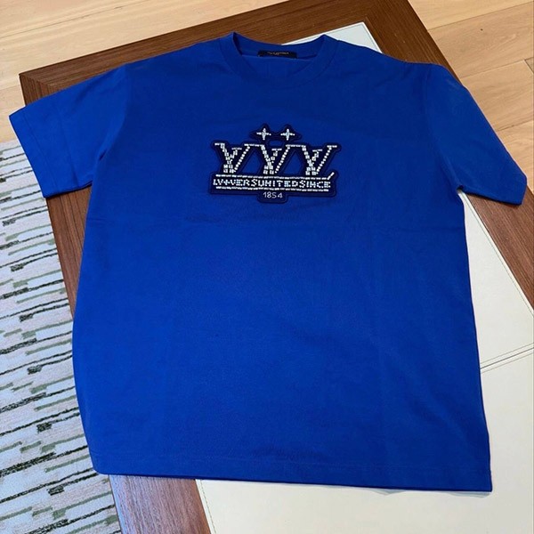即日配送【シンプル☆】ルイヴィトン コピー エンベリッシュドコットンTシャツ 1AHCNN