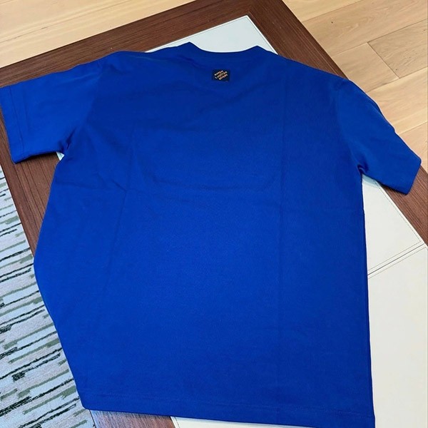 即日配送【シンプル☆】ルイヴィトン コピー エンベリッシュドコットンTシャツ 1AHCNN