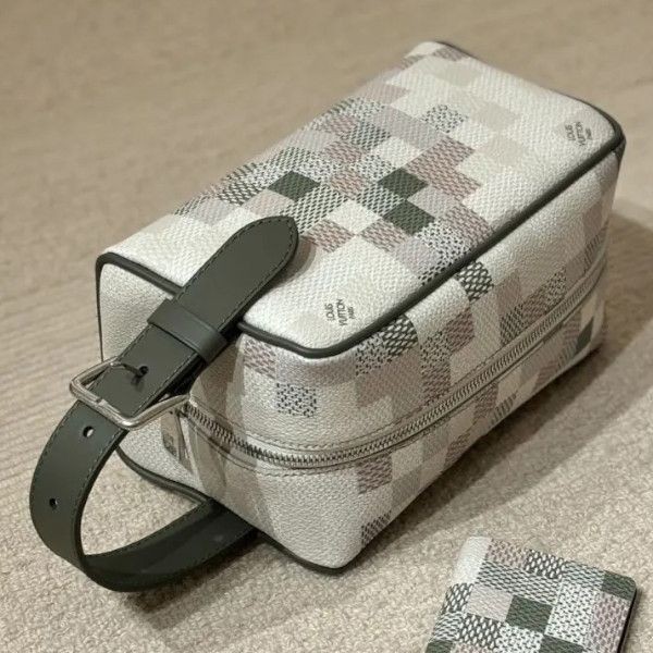 数量限定版!【蛇年らしいカラーがいい♪】ルイヴィトン セカンドバッグ 偽物 N00112
