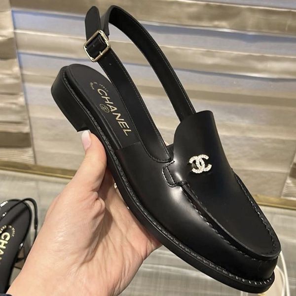 【色んなシーンで使える】シャネル スリングバックローファー 偽物 cc25310