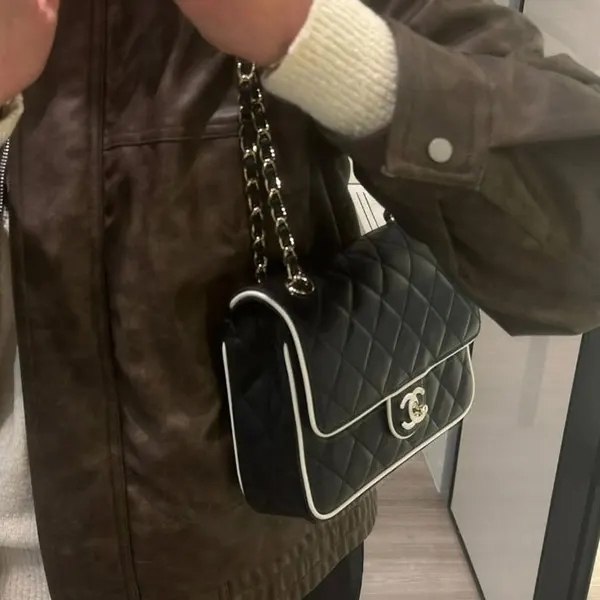 追跡付き発送で安心☆シャネル チェーンウォレット n級品 バイカラー バッグ AP4511