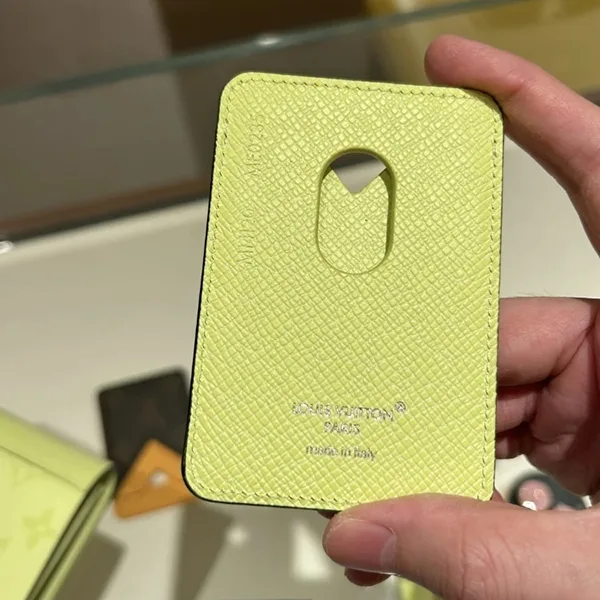 ルイヴィトン★マグネット 偽物 スマホ カードケース M14119 M14120