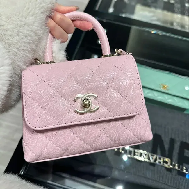 シャネル ココハンドル マトラッセ バッグ コピー 14cm AP4244