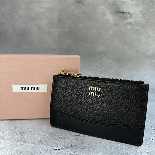 ミュウミュウ コピー レザー カードホルダー フラグメントケース miu655444