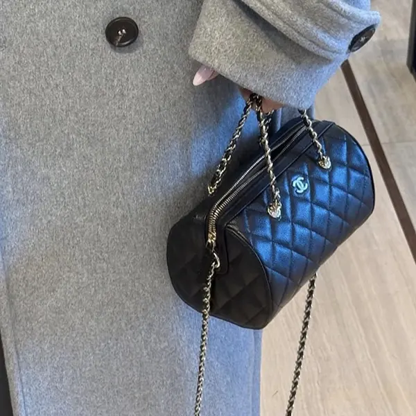 【収納力もあり♡】シャネル ミニボストンバッグ 偽物 AP4474 B10583 C3906
